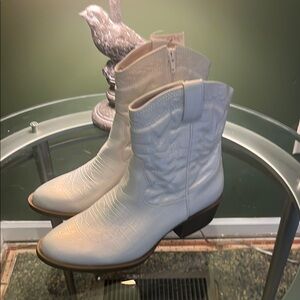 Coconuts by Matisse White Heeled Boots